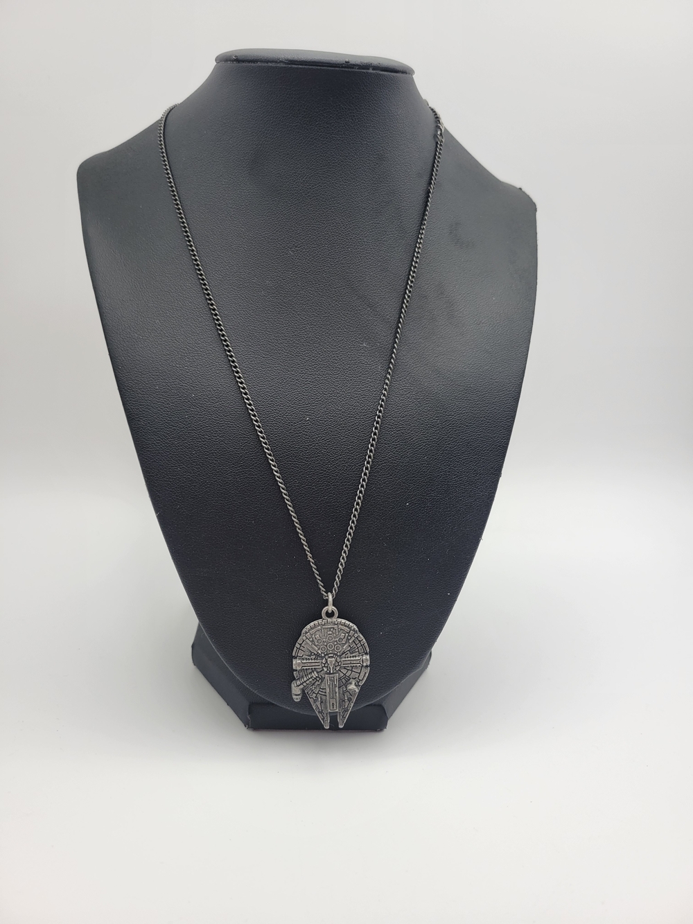 Star wars Milennium Falcon Ship Necklace